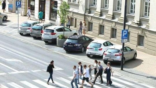 Lublin: Parkingi bez białych linii nie mogą być płatne?