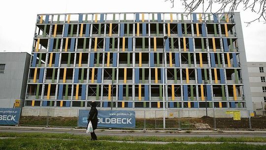 Lublin. Parkowanie wokół szpitali to droga przez mękę. Kiedy otwarcie wielkiego parkingu?