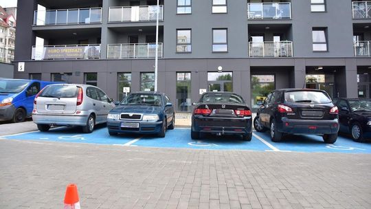 Lublin: Parkują na miejscach dla niepełnosprawnych. Straż Miejska bezradna