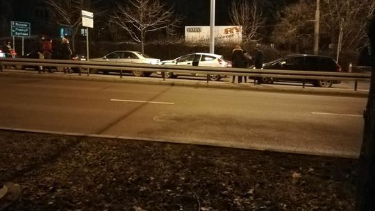 Lublin: Pięć samochodów zderzyło się na al. Kraśnickiej