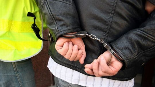 Lublin: Pijany ojciec rzucił się z nożem na policjantów