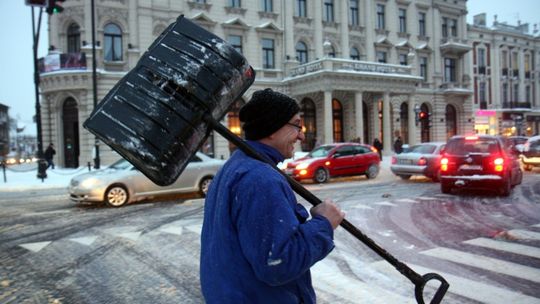 Lublin pod śniegiem. Zasypane drogi i chodniki