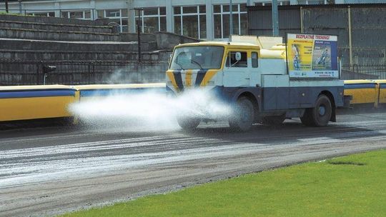 Lublin: Polewaczka nie trafi na złom. Uratowali ją kibice