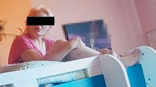 Lublin. Policja wchodzi o mieszkania, podnosi kołdrę, a tam… blondynka