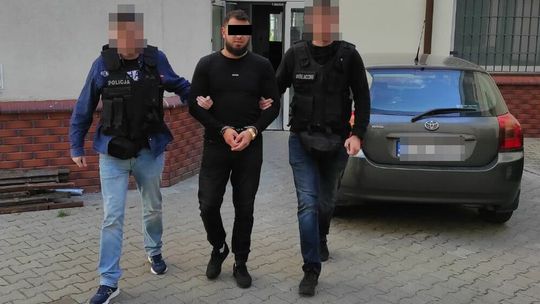 Lublin. "Policjant z Narutowicza" aresztowany. 33-latek oszukał i okradł emerytów