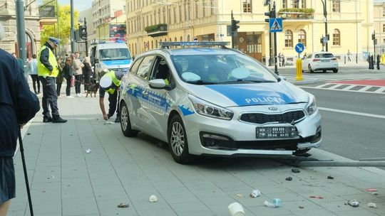 Lublin. Pościg za motocyklistą. Rozbity radiowóz policyjny [zdjęcia]