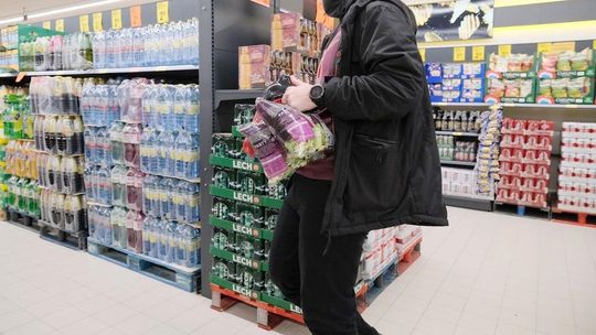 Lublin. Poszukiwany poszedł na zakupy. Nie spodziewał się takiej akcji między półkami