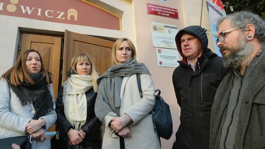 Lublin. Protest rodziców. Miasto chce zlikwidować szkołę podstawową