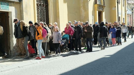 Lublin. Przed wejściem długa kolejka. Pierwsze takie spotkanie po dwóch latach przerwy