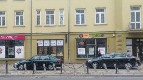 Lublin: Przestali nielegalnie parkować pod bankiem. Ale znaleźli nowe miejsce