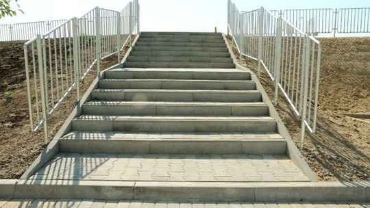 Lublin: Przy nowym markecie nie zadbali o matki z wózkami i niepełnosprawnych 