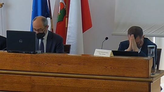 Lublin. Radni PiS opuścili salę obrad. "Odpieprzcie się..."