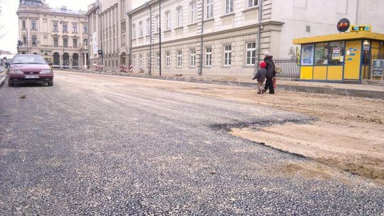 Lublin: Remont 3 Maja, drogowcy kładą nawierzchnię 