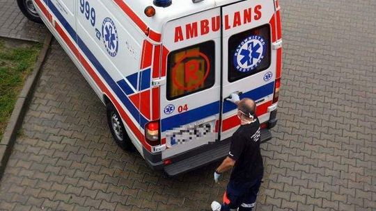 Lublin: Rowerzysta najechał na linę holujących się dwóch aut