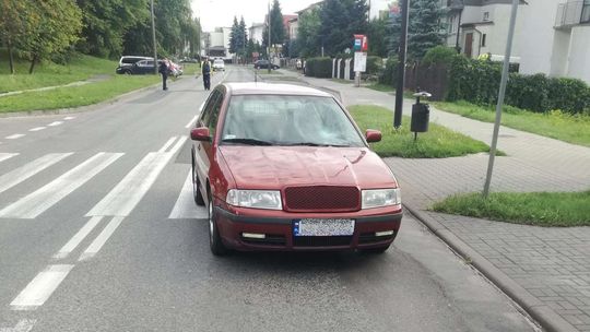 Lublin: Rowerzystka zjechała nagle na lewą stronę, została potrącona przez samochód