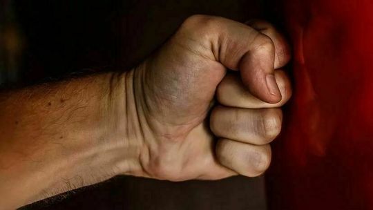 Lublin. Rzucił się na przechodnia, bo nie podobało mu się spojrzenie