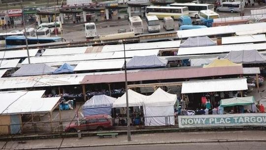 Lublin: Samowola na targu przy ul. Ruskiej. Stragany do rozbiórki?