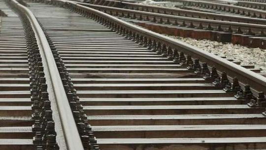 Lublin: Śmierć na torach. Wstrzymany ruch pociągów