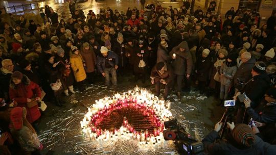 Lublin solidarny z Gdańskiem, upamiętni Pawła Adamowicza. "Stwórzmy wielkie serce ze świec"