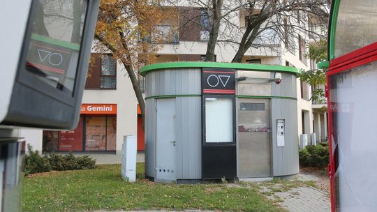 Lublin: Spór o miejską toaletę. Mieszkańcy chcą zmiany lokalizacji, urzędnicy mówią o "popularności"