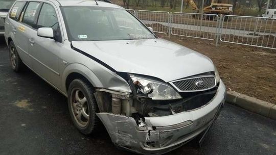 Lublin: Taksówka zderzyła się z hondą. Kobieta w ciąży w szpitalu [zdjęcia]