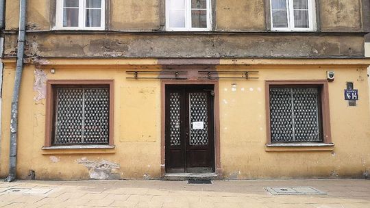 Lublin: Tu był sklep spożywczy, a tam z nabiałem. Puste miejskie lokale czekają na najemców