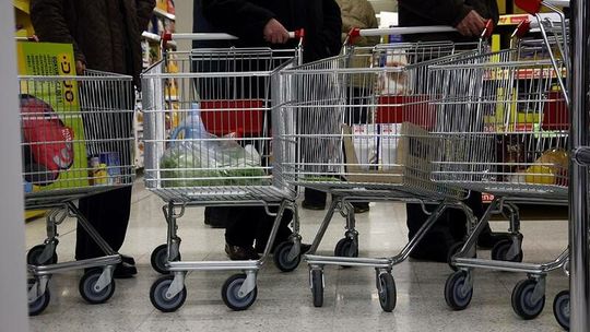 Lublin: Ukradli 17 wózków sprzed supermarketów