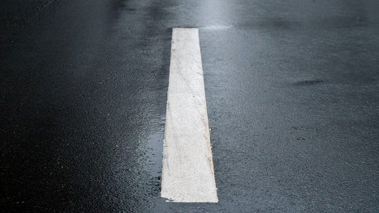 Lublin: Urzędnicy Zarządu Dróg i Mostów wystawili urnę na dokumenty przed wejście