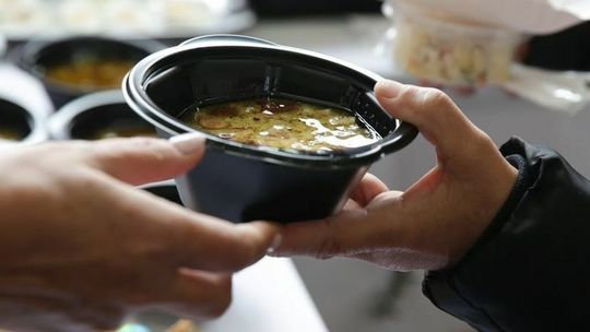 Lublin: W tej dzielnicy nie będą wydawane darmowe ciepłe posiłki? MOPR uspokaja