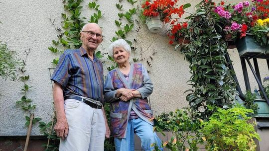 Lublin. "Wiszący ogród" u zbiegu ul. Rymwida i Grażyny. "Każdy kwiatek to dla nas radość"