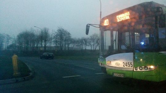 Lublin: Wypadek na ul. Diamentowej. Autobus zderzył się z samochodem osobowym