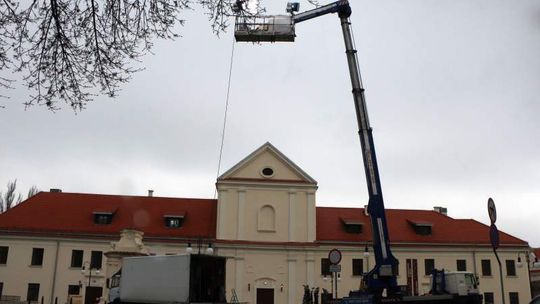 Lublin: Wysięgnik z oświetleniem stanął przy Centrum Kultury
