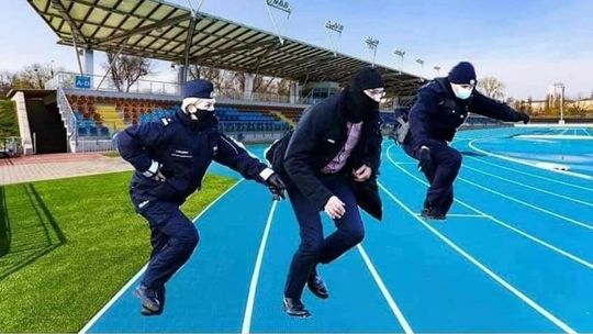 Lublin: Z czego chichoczą w Ratuszu, czyli... historia pewnego fotomontażu