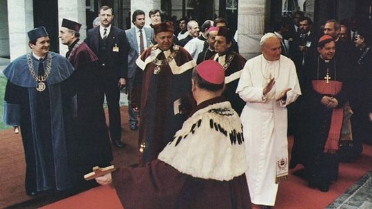 Lublin z nadzieją i wielkim entuzjazmem czekał na tę wizytę. Profesorowie KUL wspominają pielgrzymkę Jana Pawła II 