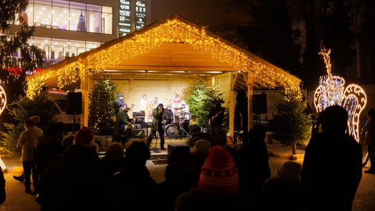 Lublin: Z ratuszowego balkonu kolędy, a przed pedetem koncerty