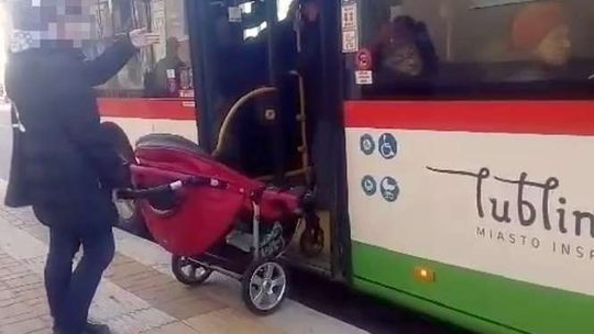 Lublin: Z wózkiem do autobusu. Proste? Niekoniecznie