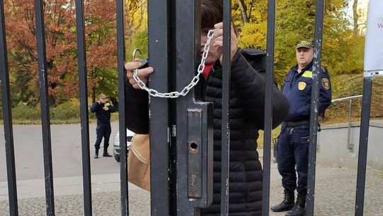 Lublin. Zamknięte ulice i miejsca parkingowe oraz Ogród Saski. "Ze względów taktycznych"