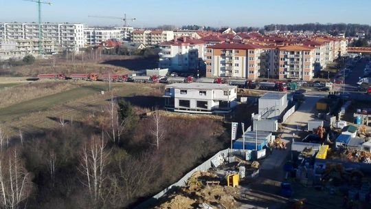 Lublin: Zaparkowała i... zablokowała przejazd kilkunastu ciężarówkom [zdjęcia]