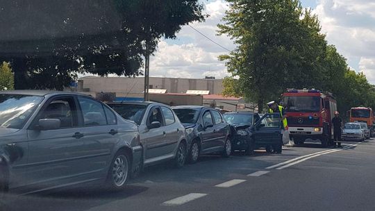 Lublin: Zderzenie czterech samochodów na ul. Turystycznej. Są utrudnienia w ruchu
