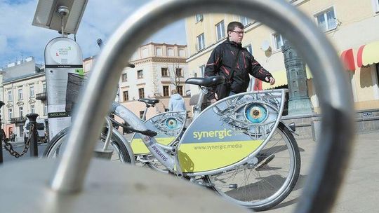 Lublin: Znowu chcą zamontować stacje naprawy rowerów i pompki uliczne, ale drożej
