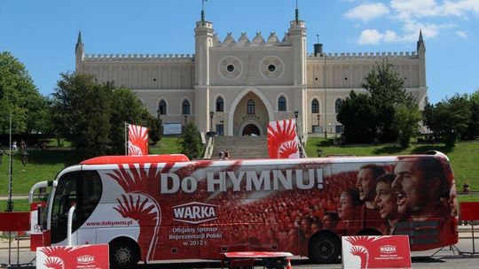 Lublinianie śpiewają hymn w autokarze (zdjęcia, wideo)