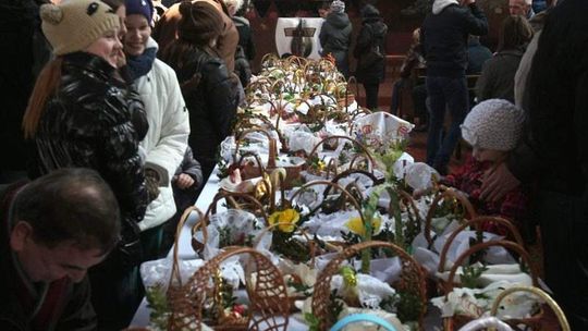 Lublinianie święcą pokarmy w kościele (zdjęcia)