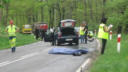 Lubuskie: Motocyklista czołowo zderzył się z fiatem. Zginął na miejscu