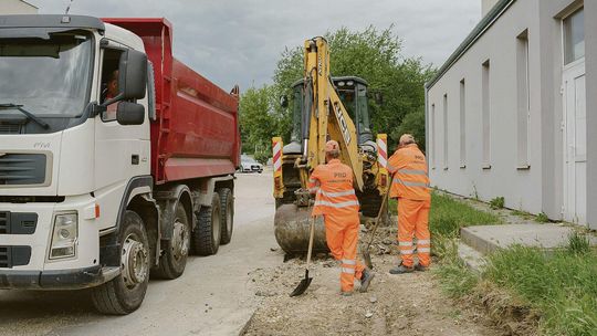 Ludzie pytają: co z ta budową? "Siedzimy w domach jak niewolnicy"