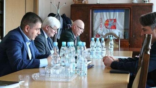 "Ludzie się denerwują, może dojść do rękoczynów". Miasto szuka sposobu na dłużników