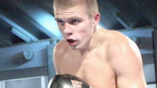 Łukasz Maciec pokonał na punkty Anthonego Ukeha