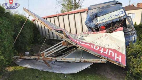 Łuków: 35-latek zasnął za kierownicą (zdjęcia)