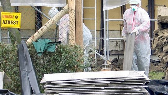 Łuków. Coraz  mniej azbestu