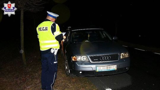 Łuków: Potrącił go samochód i zginął na miejscu. Mężczyzna nie nosił odblasków