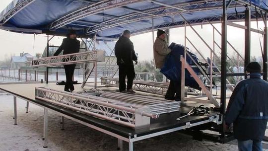 Łuków: Scena waży 2,5 tony, zadebiutuje w maju